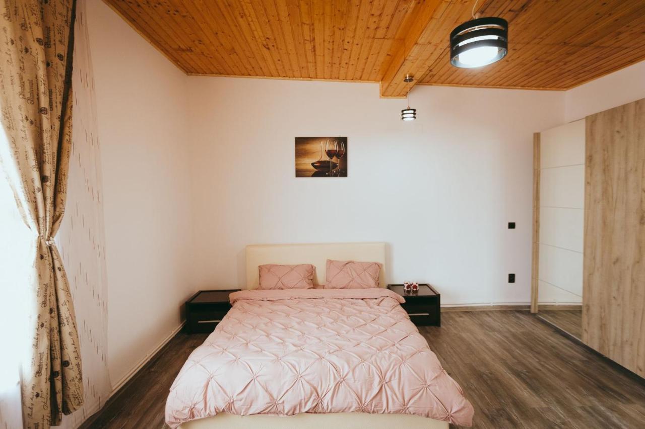 Casa Selly Hotel Тулча Екстериор снимка